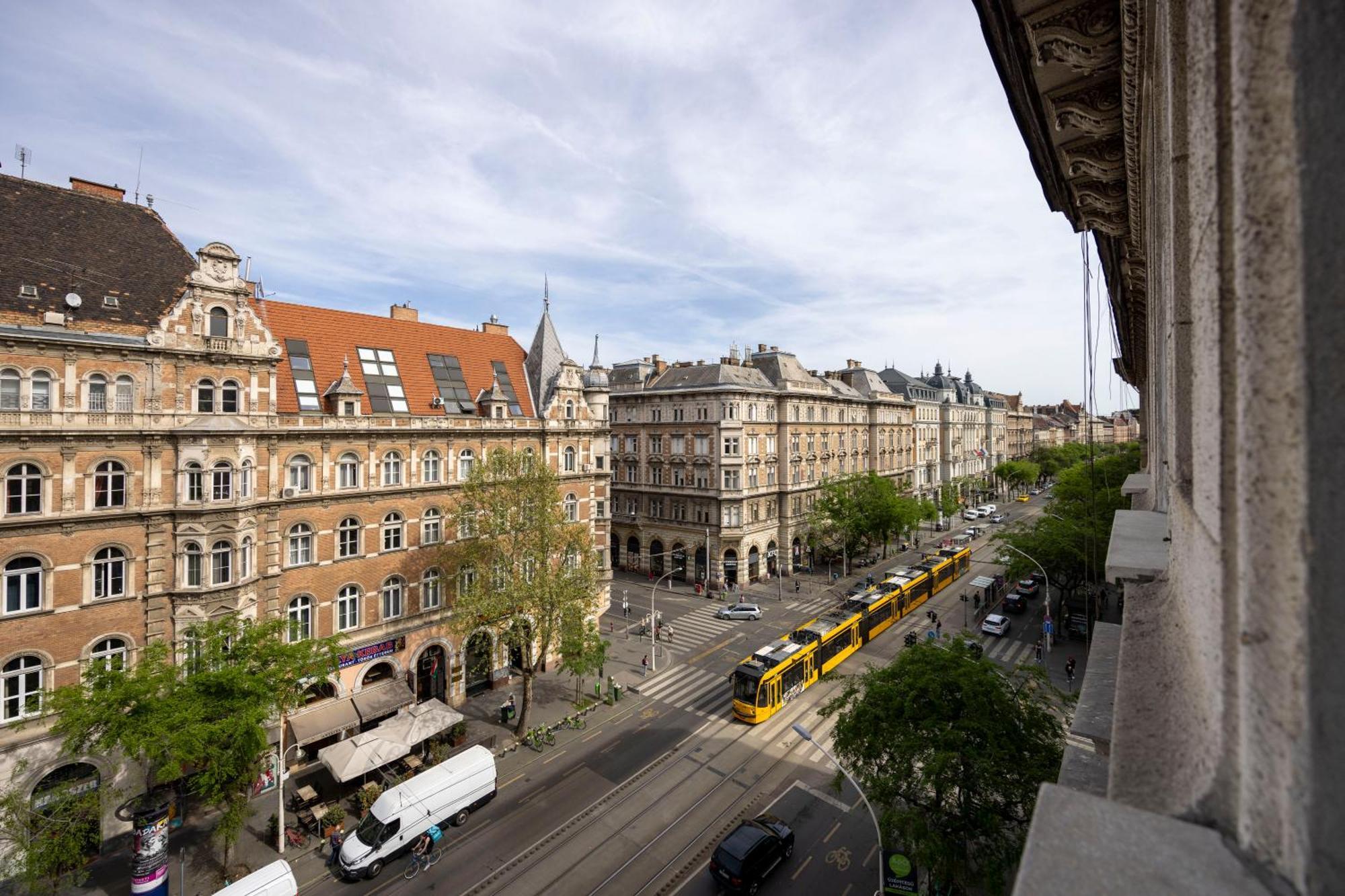 Stylish & Spacious Central Suite By Prestige Homes Budapest Exterior photo